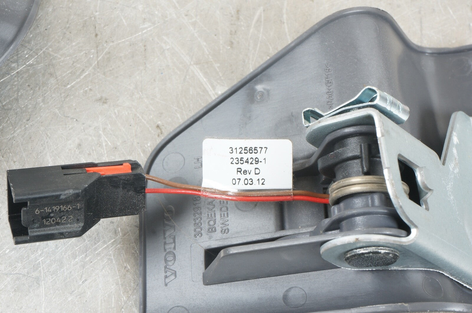 2006 - 2013 VOLVO C70 CONVERTIBLE REAR RIGHT & LEFT ROOF LOCK LATCH SET