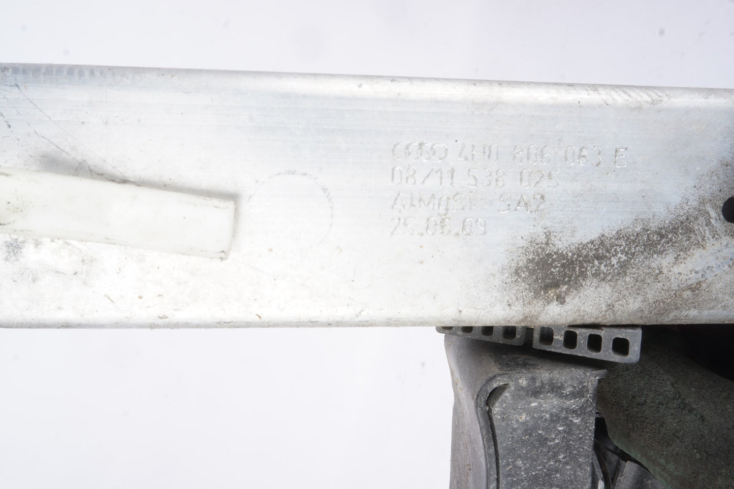 2011 - 2014 Audi A8 4.0l Front Left Bumper Impact Beam Bar Bracket OEM