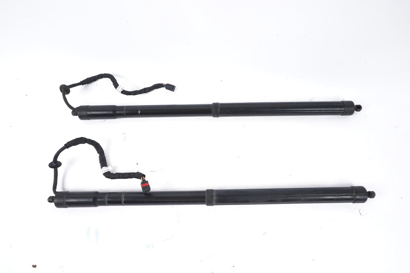 11-14 Porsche Cayenne 958 Trunk Hatch Strut Shock  Left & Right OEM