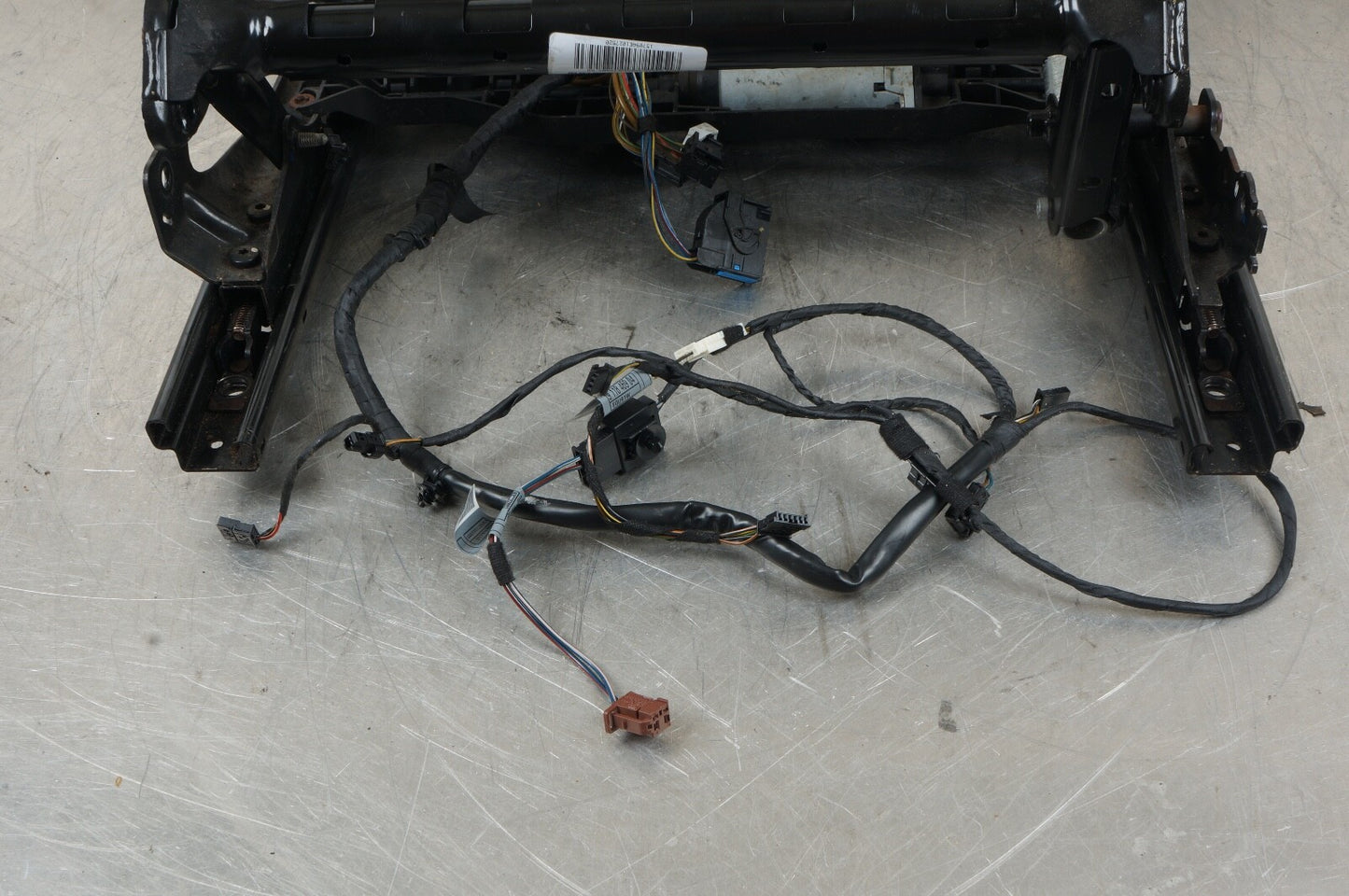 2007-2013 BMW X5 I35 FRONT RIGHT PASSENGER SIDE SEAT FRAME RAIL TRACK MOTOR OEM
