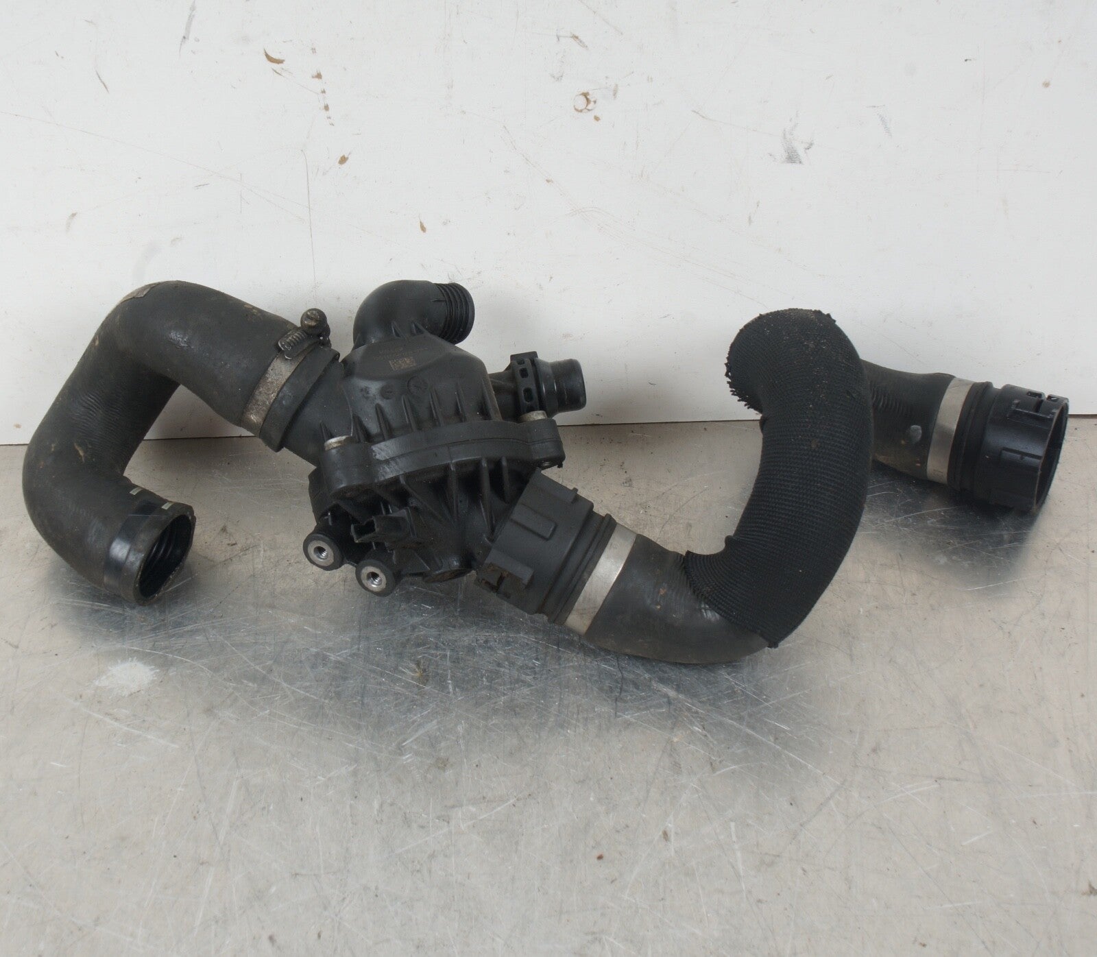 06-11 BMW Z4 E85 E86 Thermostat Assembly w/ Hose Set 7586925 OEM