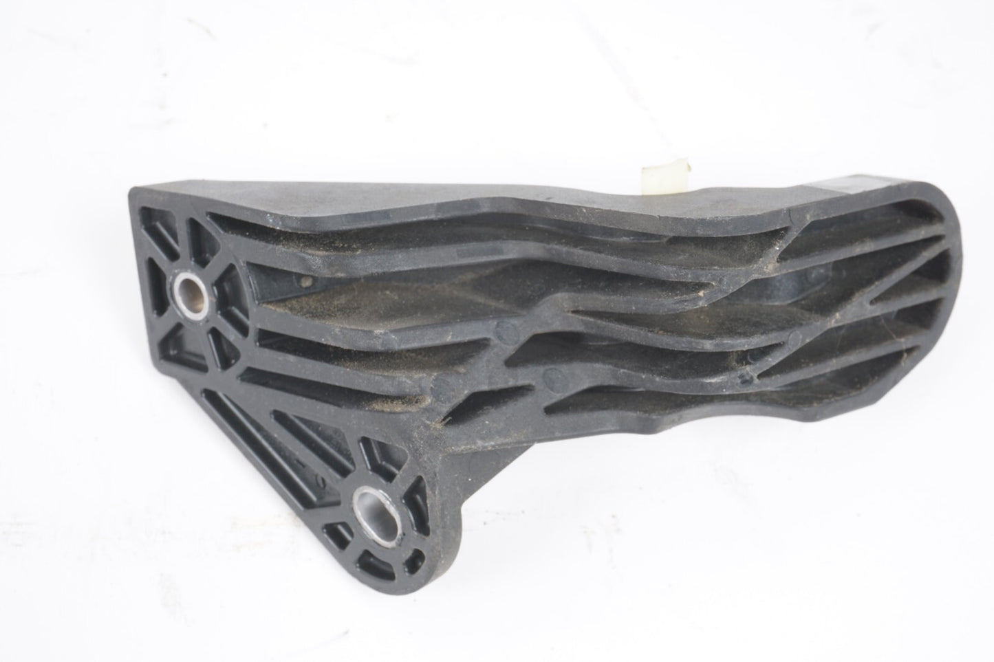 11-17 AUDI A8L A8 Right Engine Air Intake Bracket 4H0133570A OEM