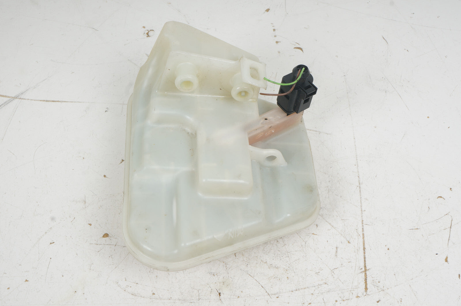 2008-15 Audi A8 S8 D3 BRAKE FLUID RESERVOIR 4E0611301A OEM