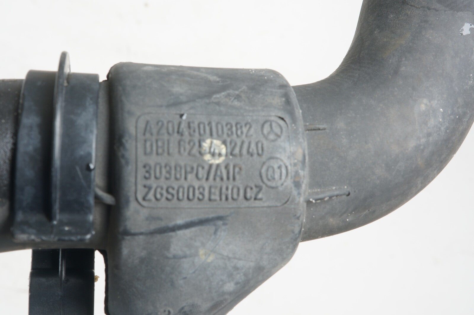 2008 - 2011 MERCEDES BENZ C CLASS W204 RADIATOR UPPER COOLANT HOSE TUBE PIPE