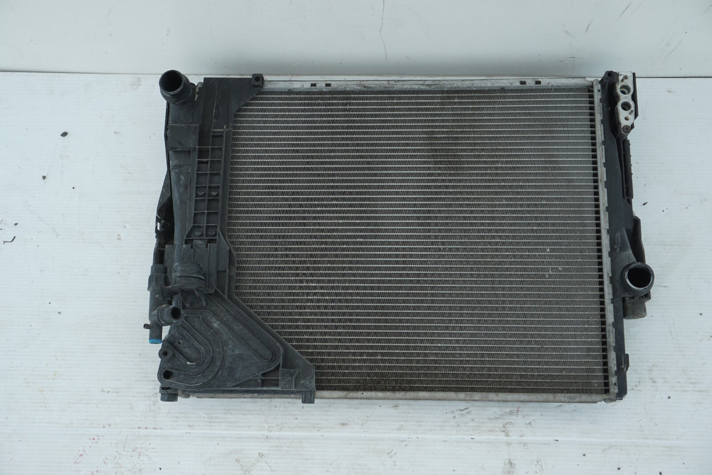 2003-2008 BMW Z4 E85 3.0L COOLING RADIATOR & AC CONDENSER OEM