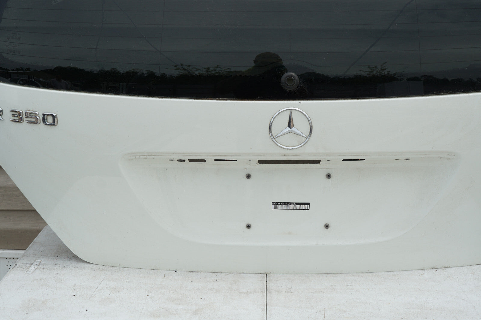 2006 - 2010 MERCEDES BENZ R350 R500 W251 TAILGATE LIFTGATE HATCH  OEM