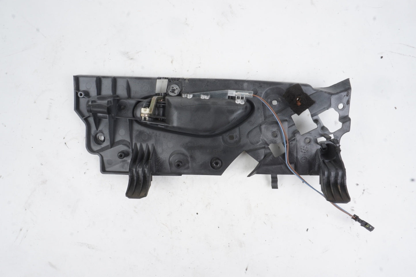 2003-2012 Mercedes R230 SL550 SL500 front right passenger interior door handle
