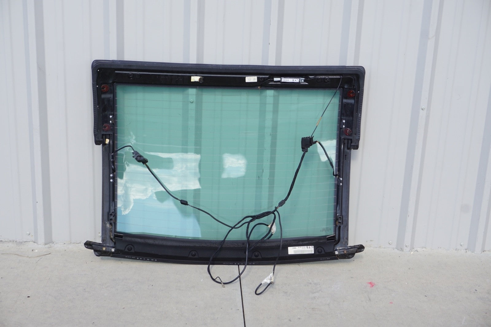 2003 - 2012 Mercedes R230 SL600 SL55 AMG Rear Back Windshield Glass Assembly