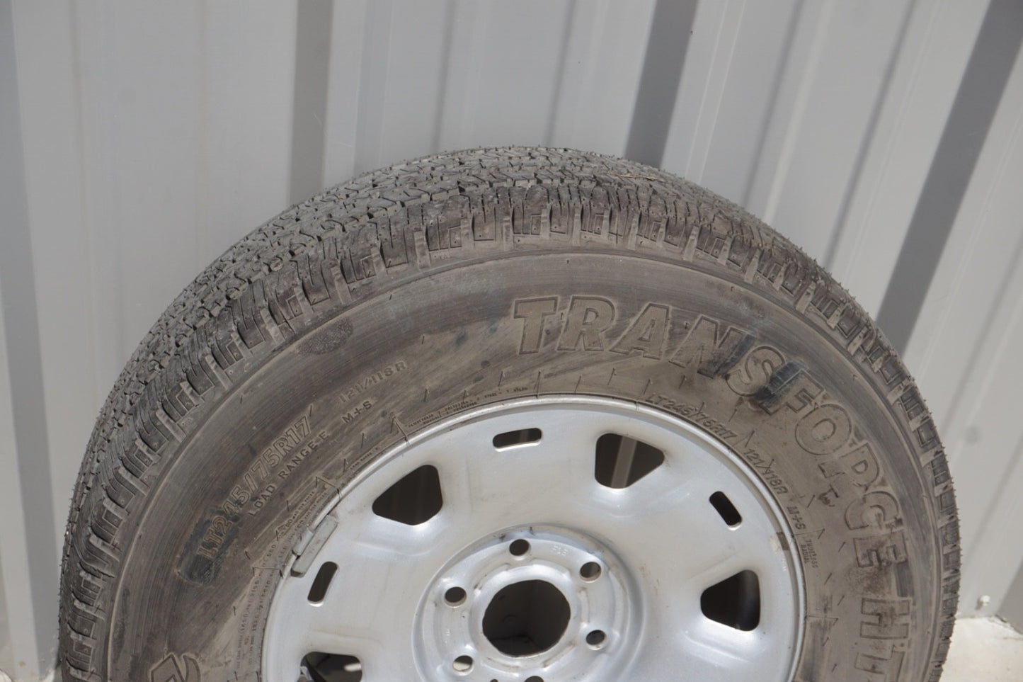 17-19 NISSAN TITAN SPARE WHEEL RIM AND TIRE 245/75 r17