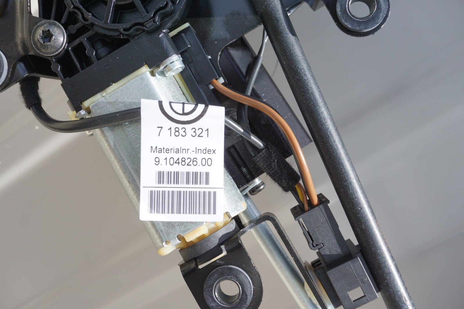 BMW E93 F33 F83 3/4 Series Convertible Hard Top Roof Lock Latch Motor Unit OEM