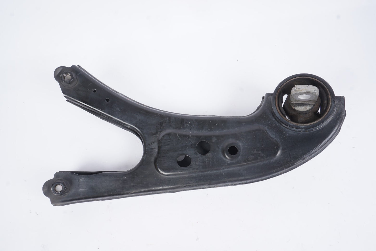 2015 - 2019 Toyota Highlander Rear Control Arm Lower Right Passenger Side OEM
