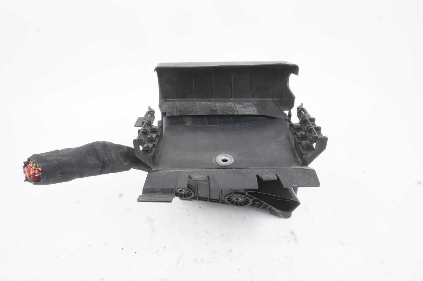 2014 - 2017 Volkswagen Passat Fuse Relay Box OEM
