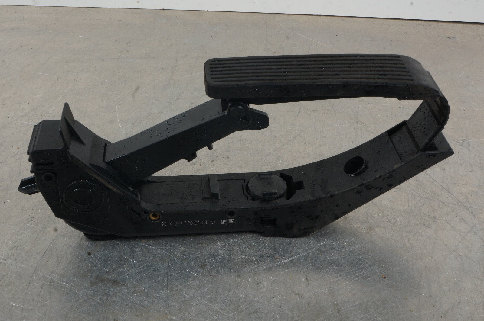 07-14 Mercedes W216 CL550 CL600 S400 S63 Gas Accelerator Pedal 2213000104 OEM