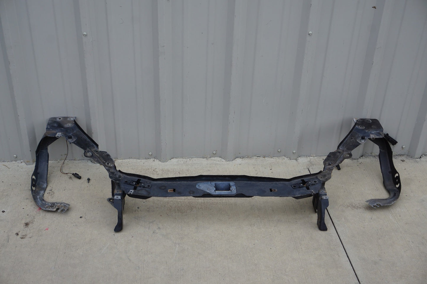 2003 - 2008 Mercedes Sl500 Sl600 Sl65 SL55 Radiator Core Support Front OEM