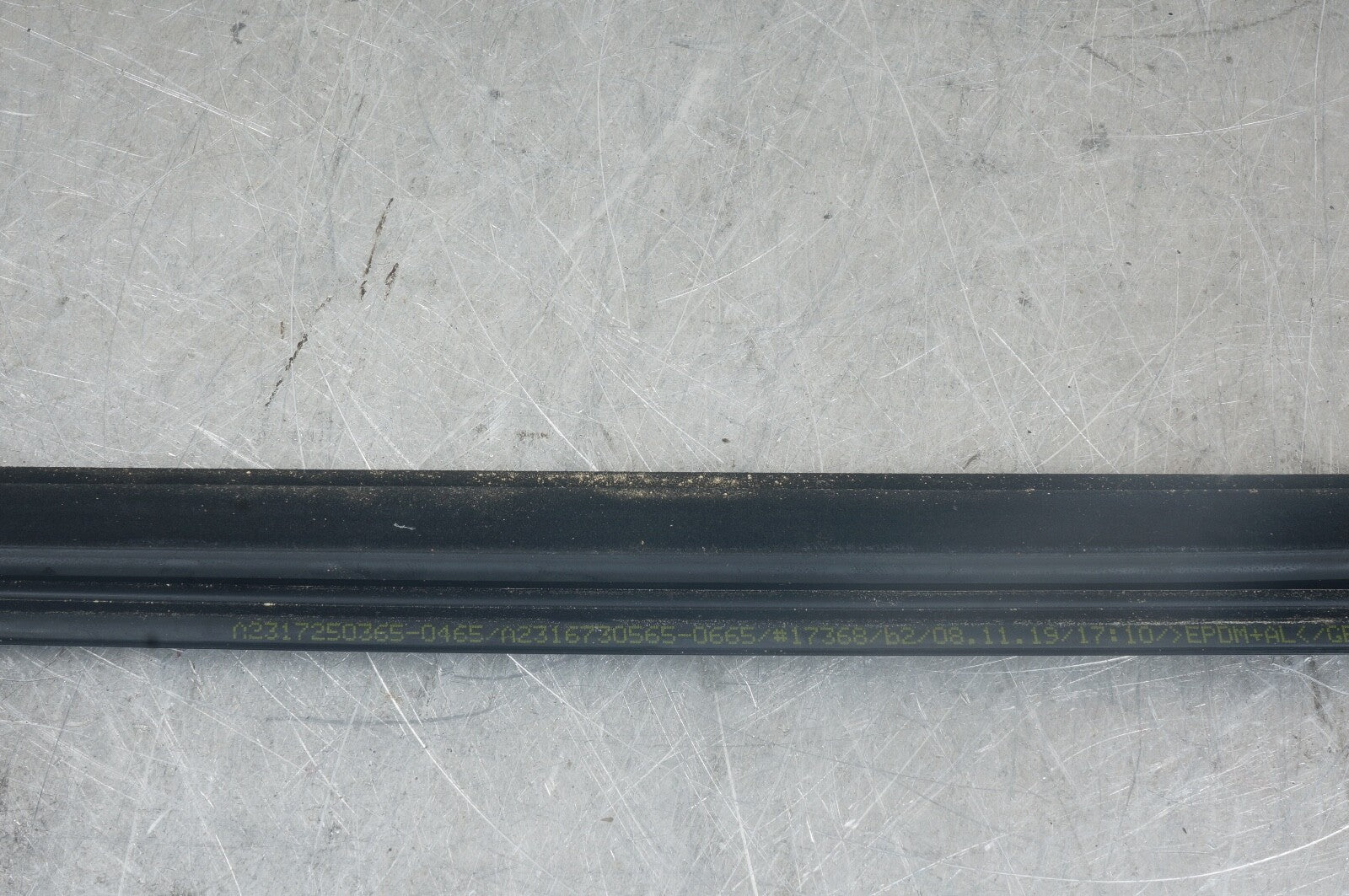 2013-2020 MERCEDES SL550 SL450 REAR LEFT QUARTER WINDOW GLASS BELT MOLDING OEM