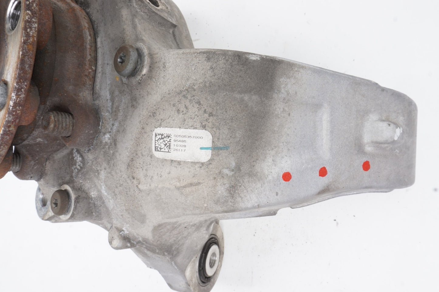 2017 - 2019 ALFA ROMEO STELVIO AWD REAR LEFT SIDE SPINDLE KNUCKLE HUB OEM