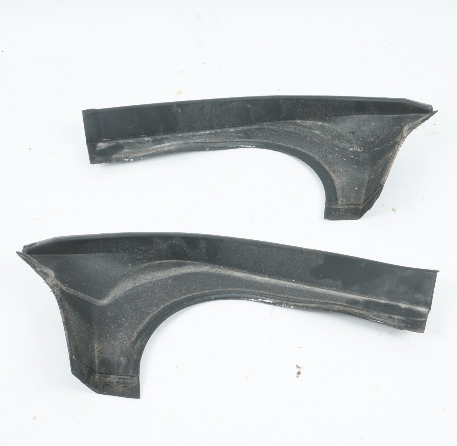 2014-2017 MASERATI QUATTROPORTE REAR CORNER SEAL COVER TRIM LEFT & RIGHT OEM