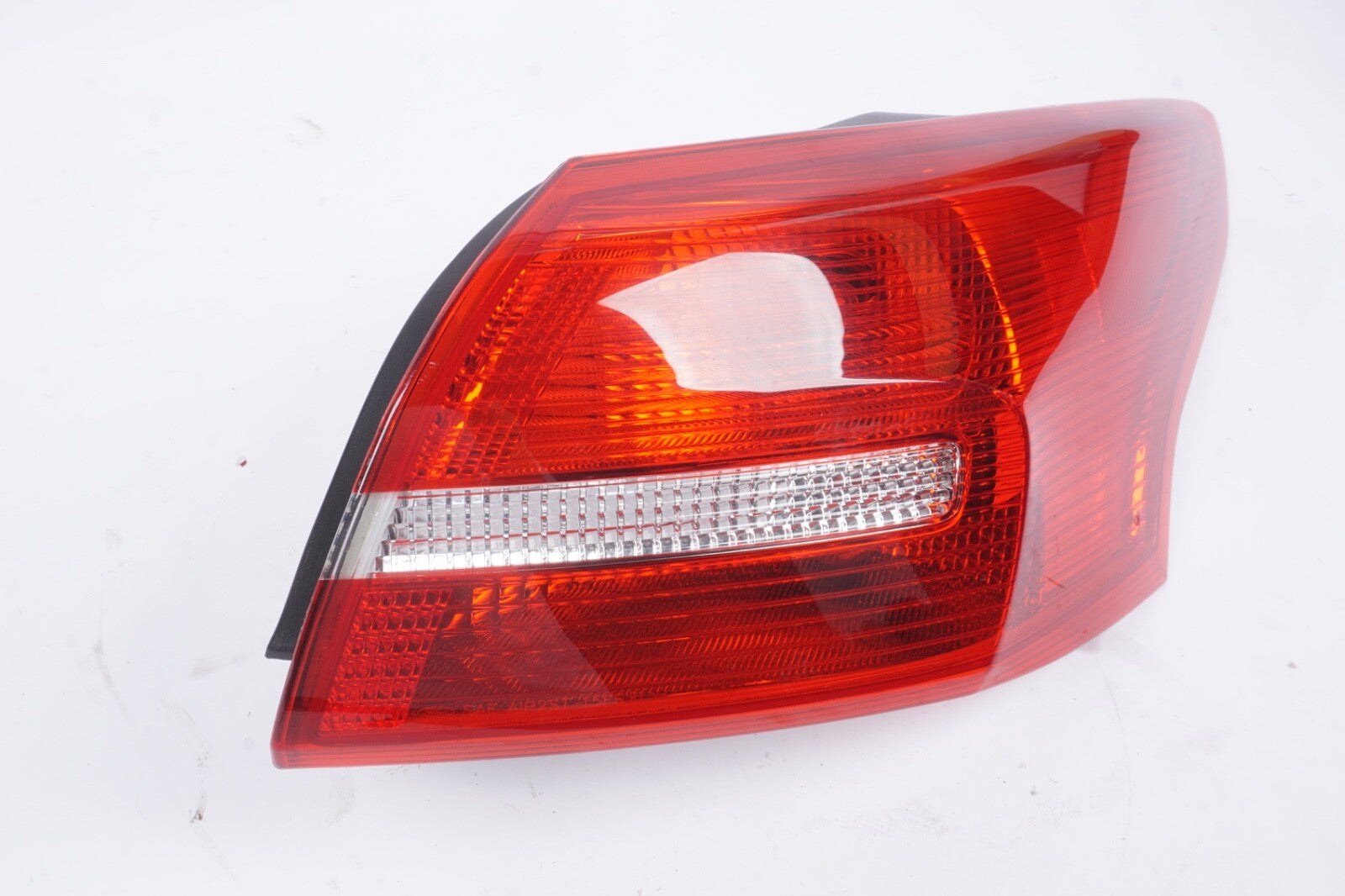 2015 2016 2017 2018 FORD FOCUS SEDAN RIGHT Passenger TAIL LIGHT OEM