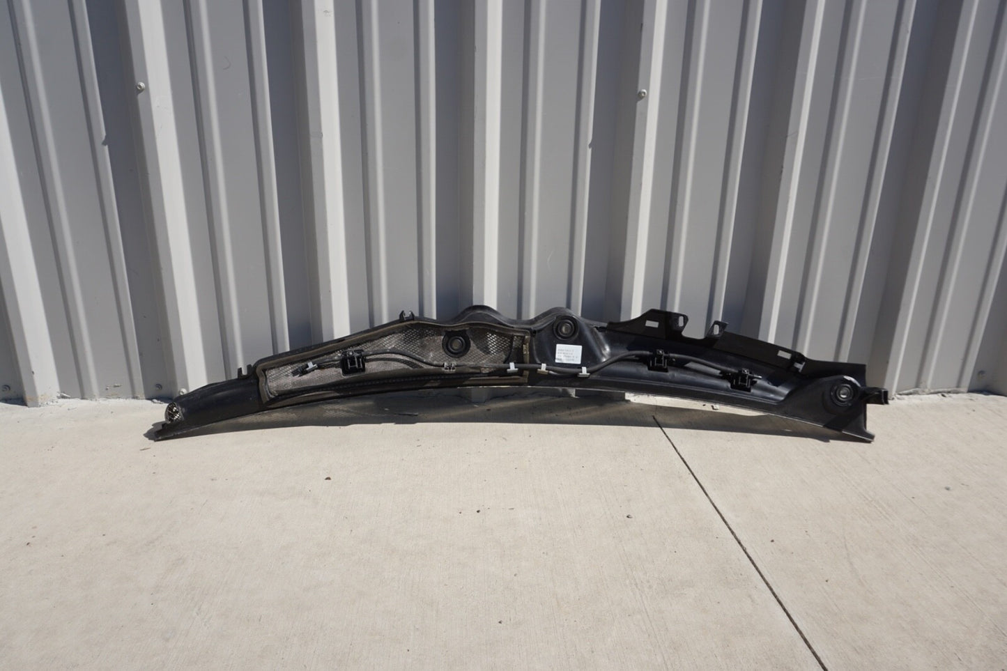 2010-2014 Mercedes W207 E550 Coupe Front Windshield Wiper Cowl Panel Washer OEM