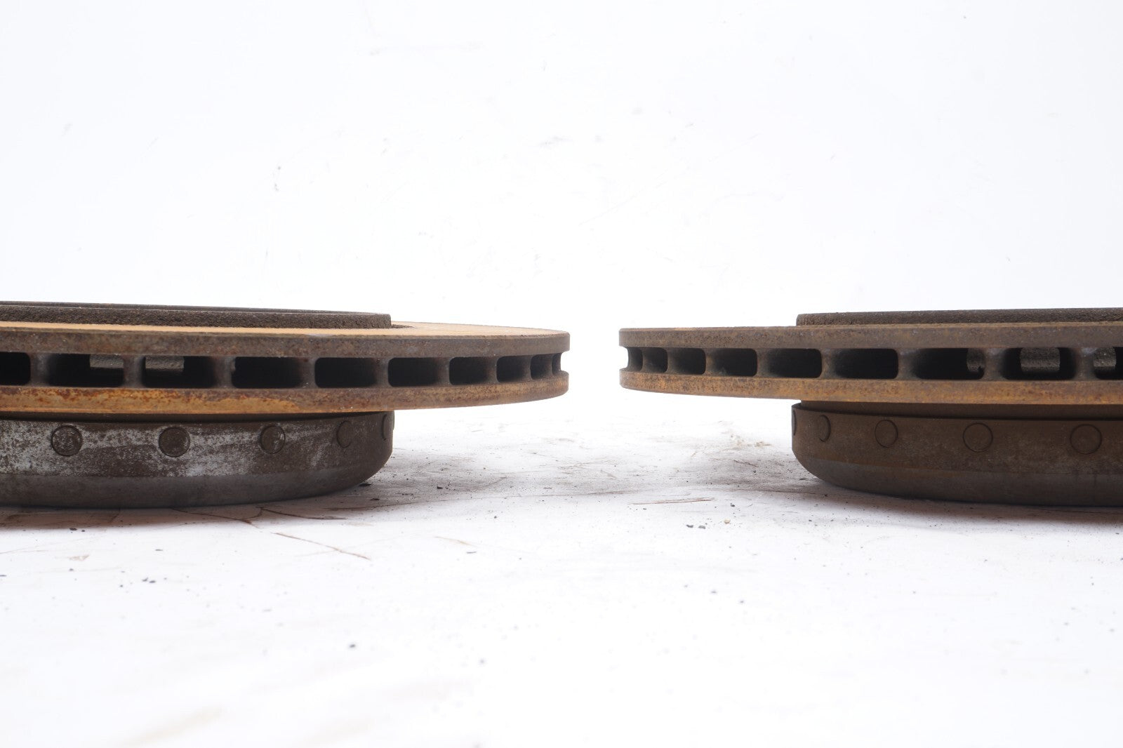 09-19 BMW F10 F06 F12 650i 640i 535i Rear Brake Rotors Disc Left & Right OEM