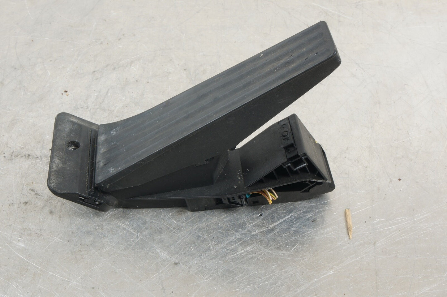 2012-2015 BMW 328I F30 GAS THROTTLE ACCELERATION PEDAL  OEM
