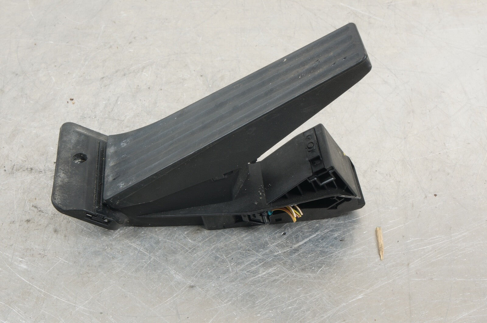 2012-2015 BMW 328I F30 GAS THROTTLE ACCELERATION PEDAL  OEM