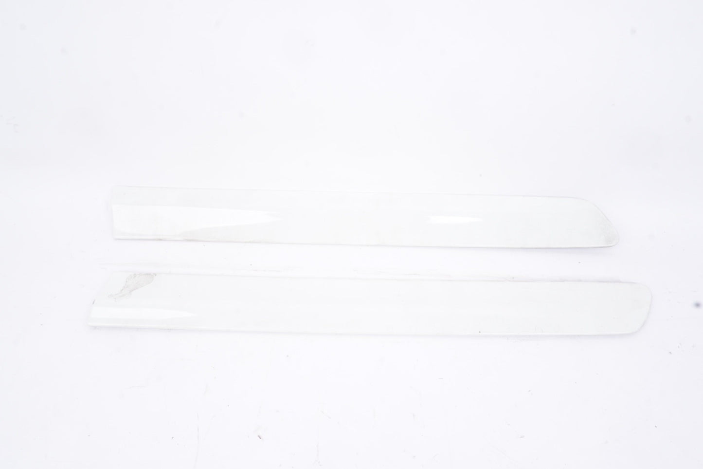 2006-2013 VOLVO C70 REAR QUARTER MOLDING TRIM LEFT & RIGHT SET OEM WHITE