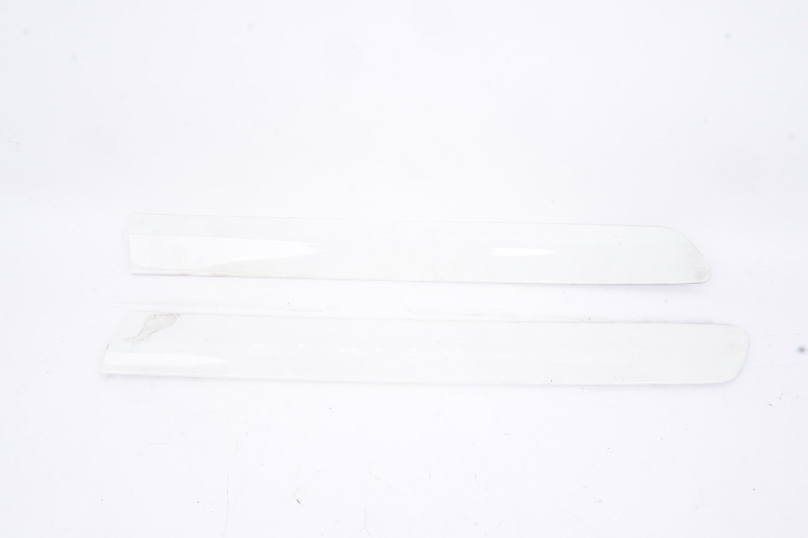 2006-2013 VOLVO C70 REAR QUARTER MOLDING TRIM LEFT & RIGHT SET OEM WHITE