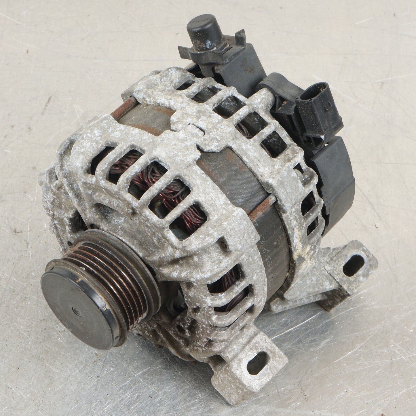 2013 Volvo C70 Alternator Generator Assembly Unit 14V 150 Amp Bosch OEM 31288879