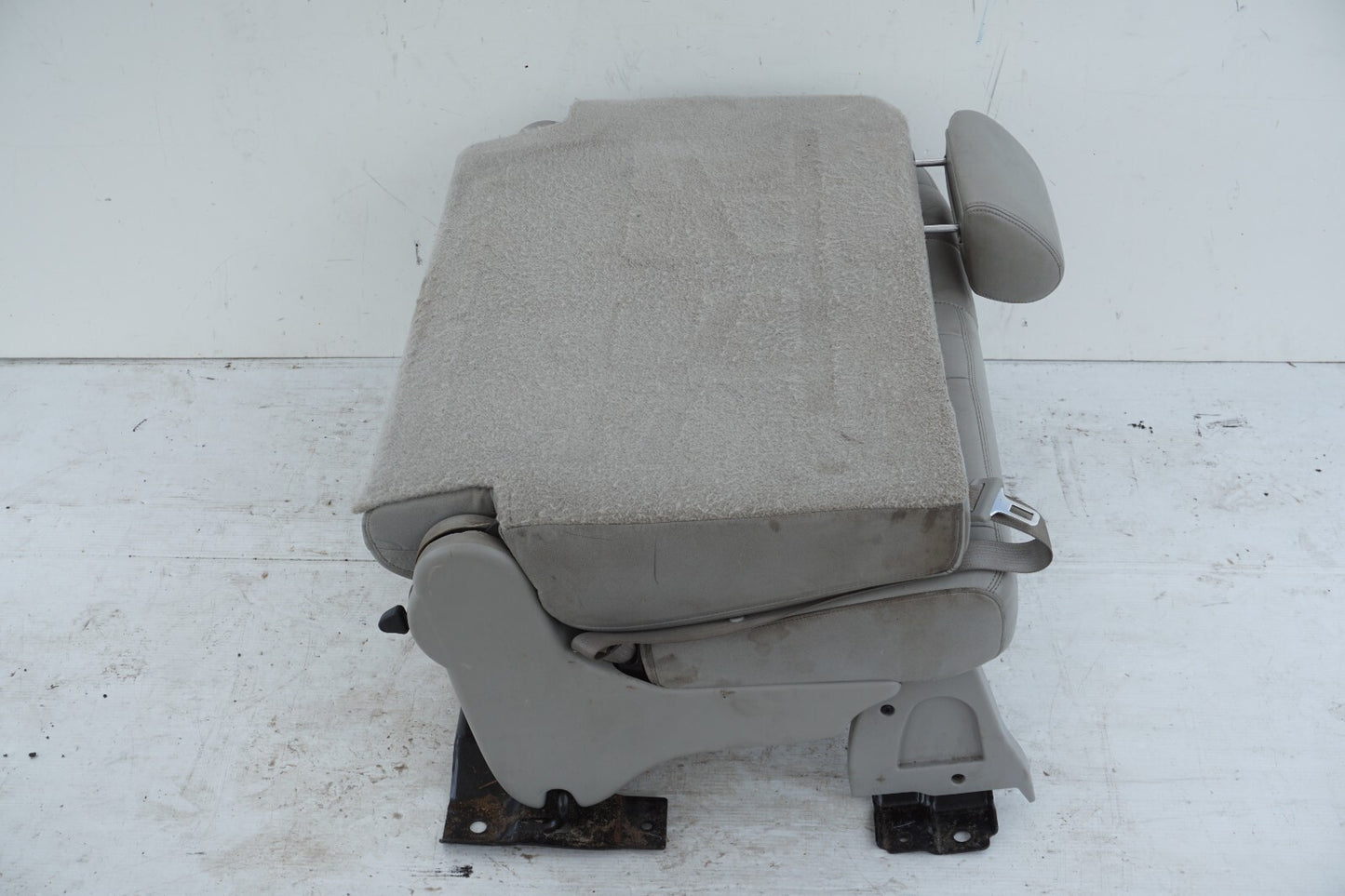2007 - 2013 Chevy Suburban REAR 2ND ROW SEAT LEFT DRIVER SEAT OEM