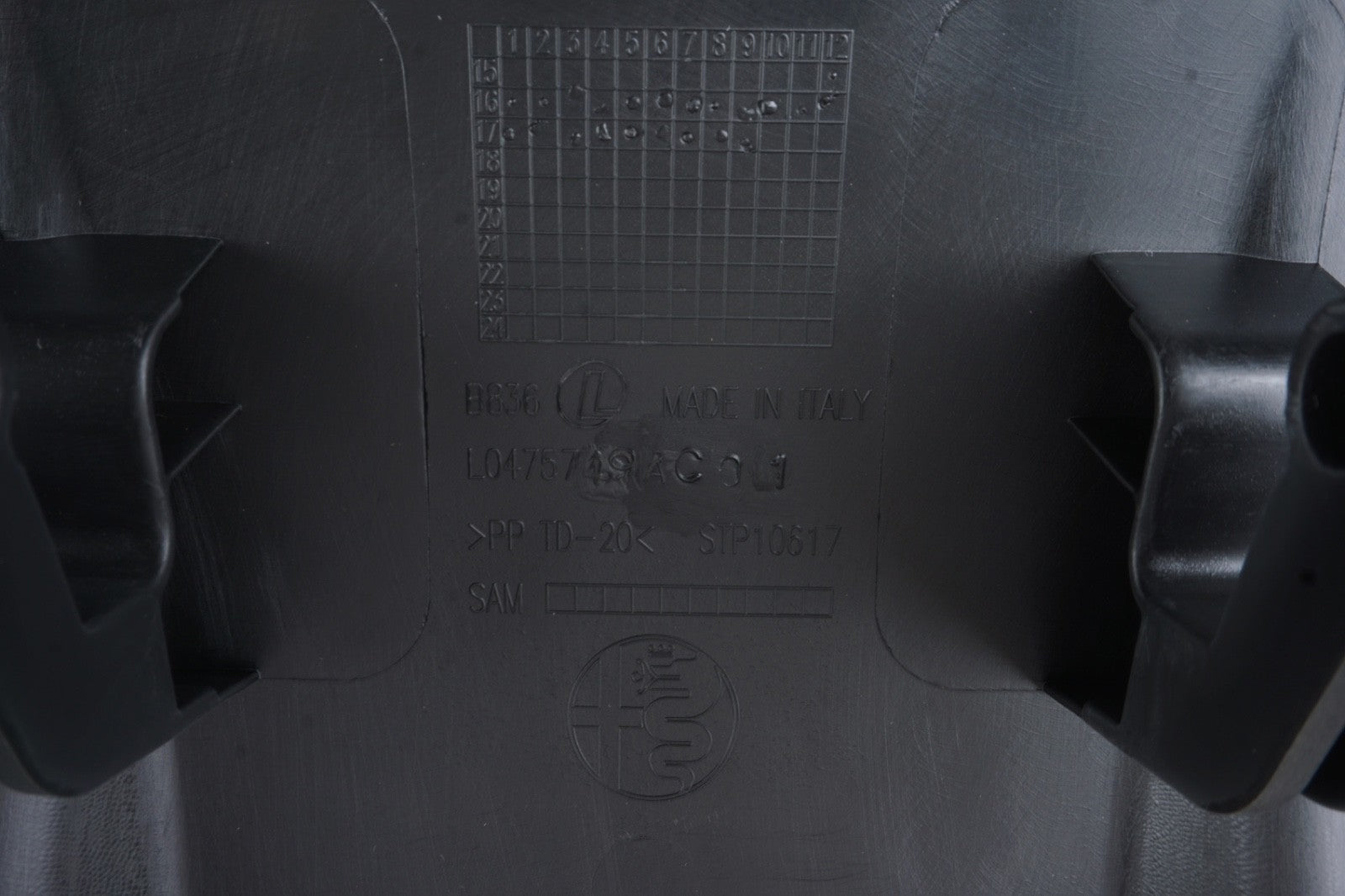 2018-2025 ALFA ROMEO STELVIO FRONT RIGHT SEAT BACK COVER OEM L0475749AC