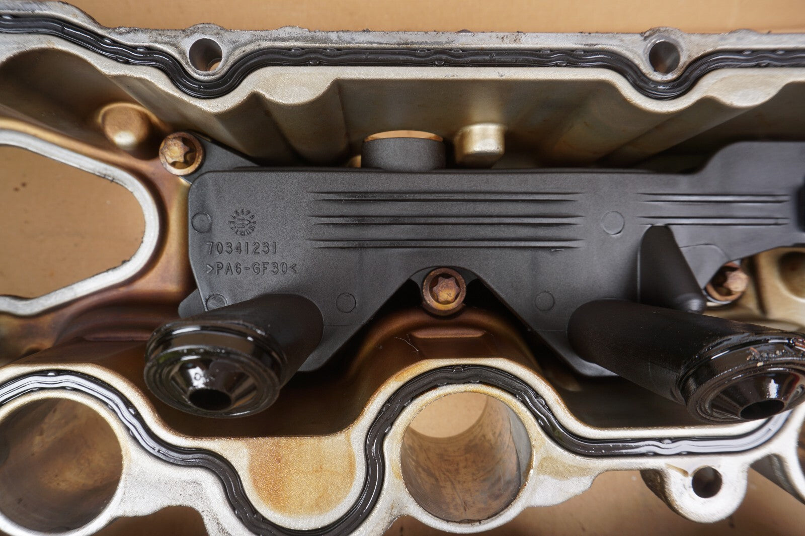 2012 - 2016 BMW 650i 550i 750i 4.4l Right Passenger Side Valve Cover OEM