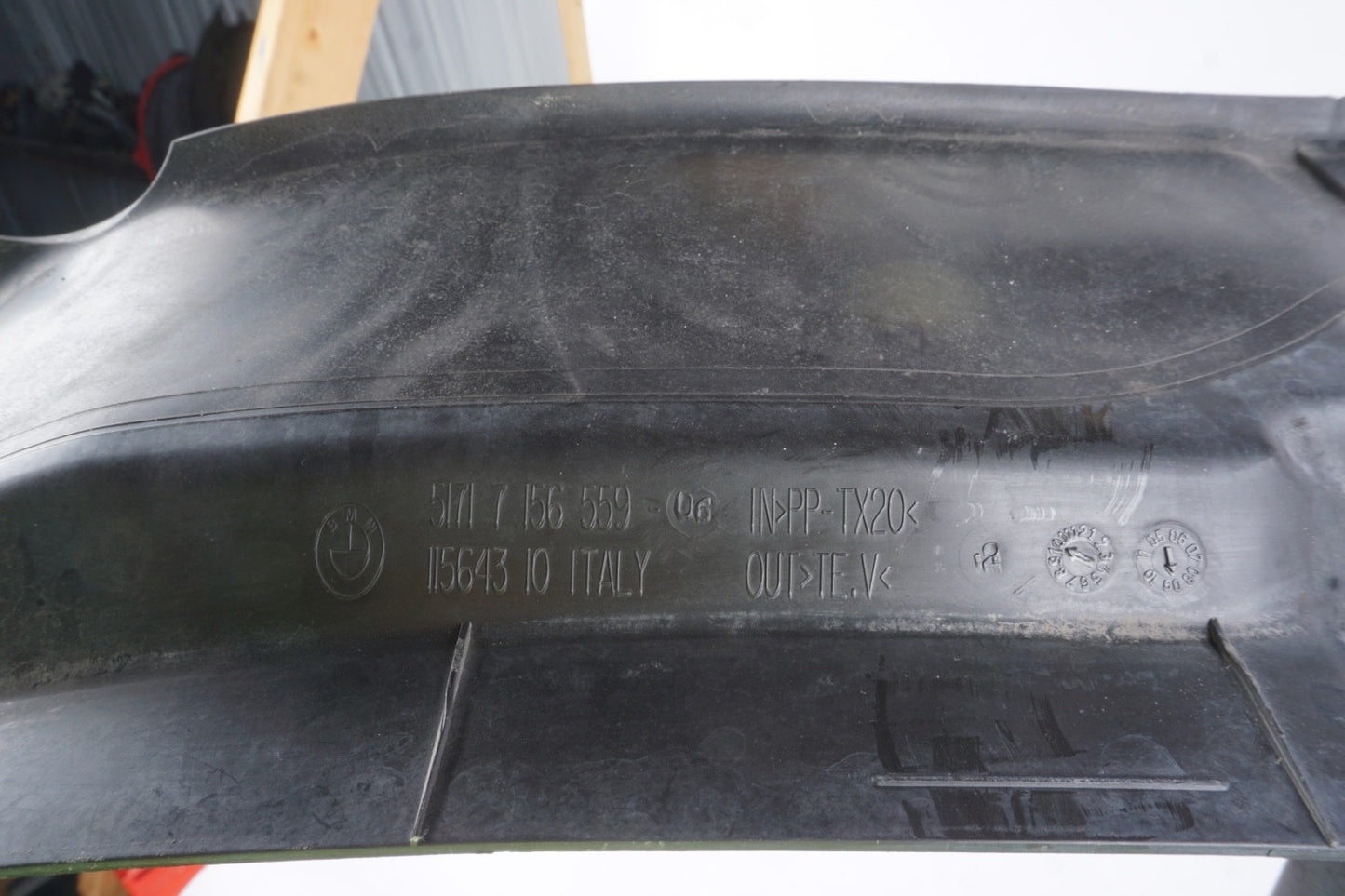 2007 - 10 BMW 335i 335xi 328xi 328i E92 Coupe Front Radiator Top Air Guidance