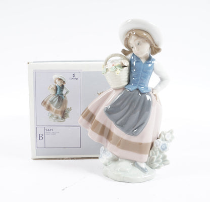 Figurine "Linda con Cesta" Girl with Basket #5221 Retired Mint