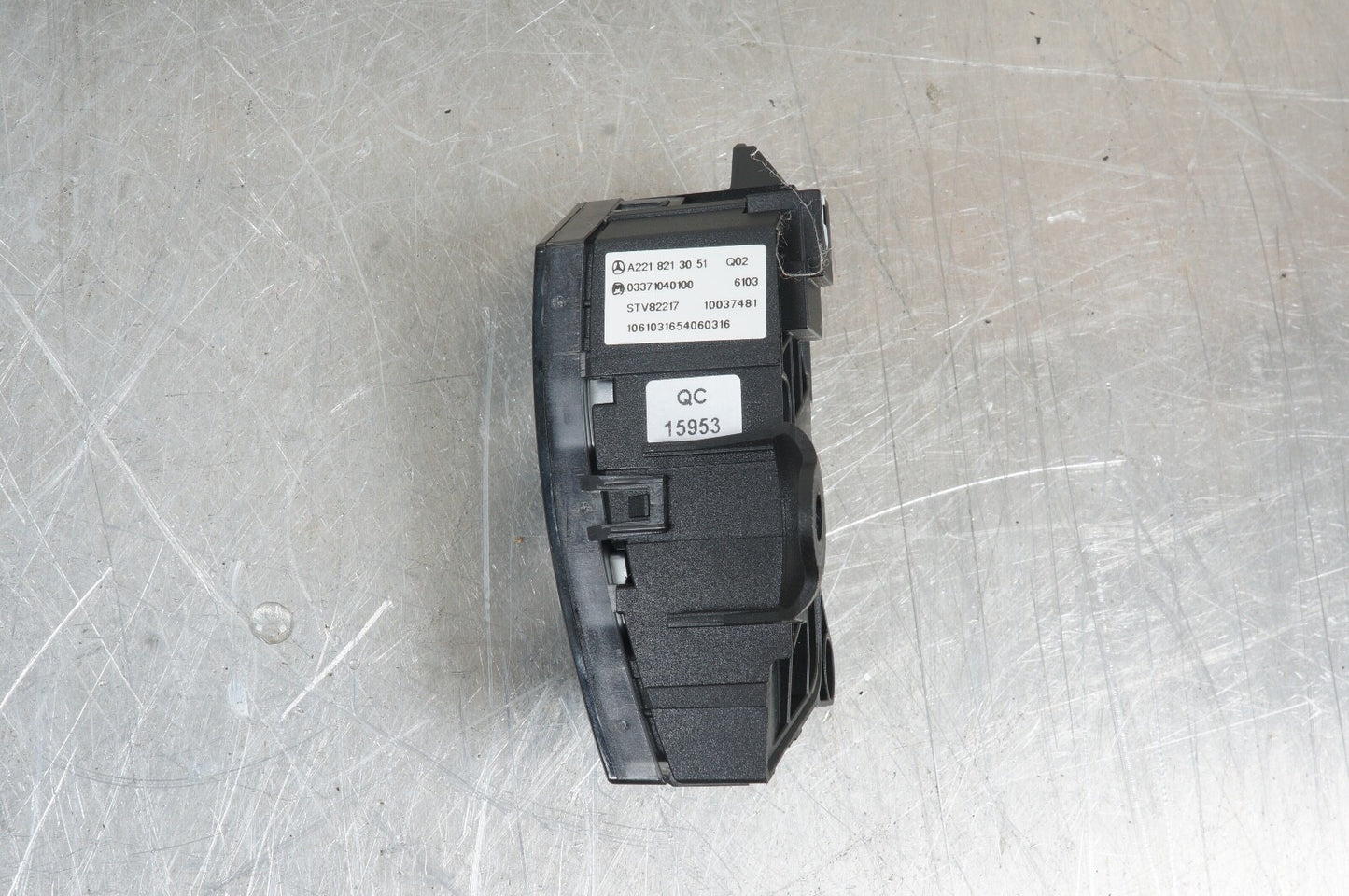 07-13 Mercedes W221 S550 CL600 Door Lock Switch Front Left Side 2218213051 OEM