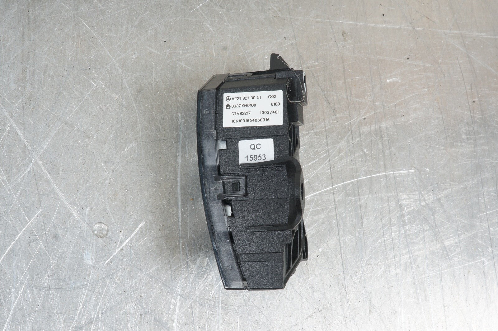 07-13 Mercedes W221 S550 CL600 Door Lock Switch Front Left Side 2218213051 OEM