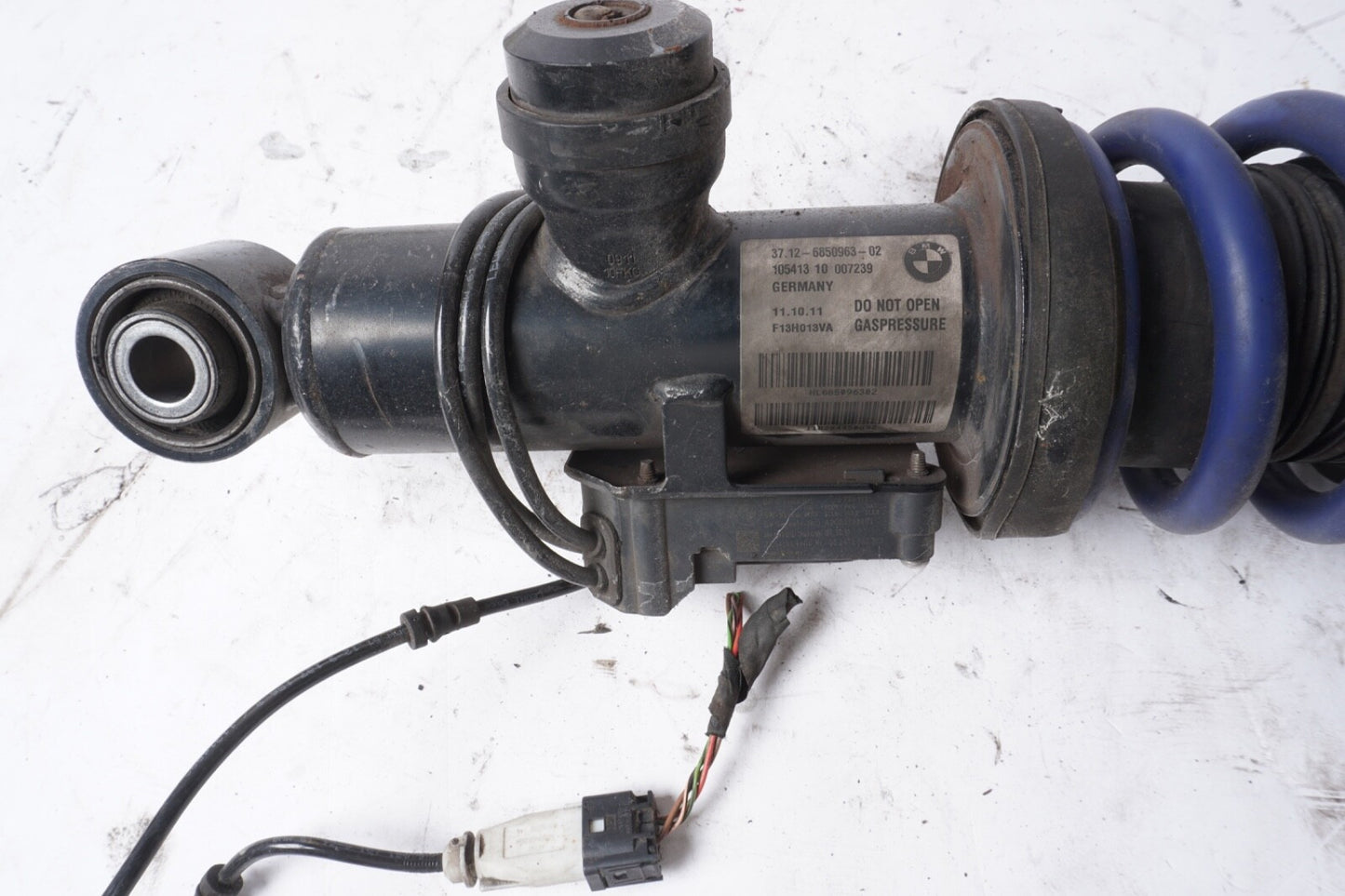 2012-2018 BMW 640I 650i - REAR LEFT Strut / Spring Assembly 6850963