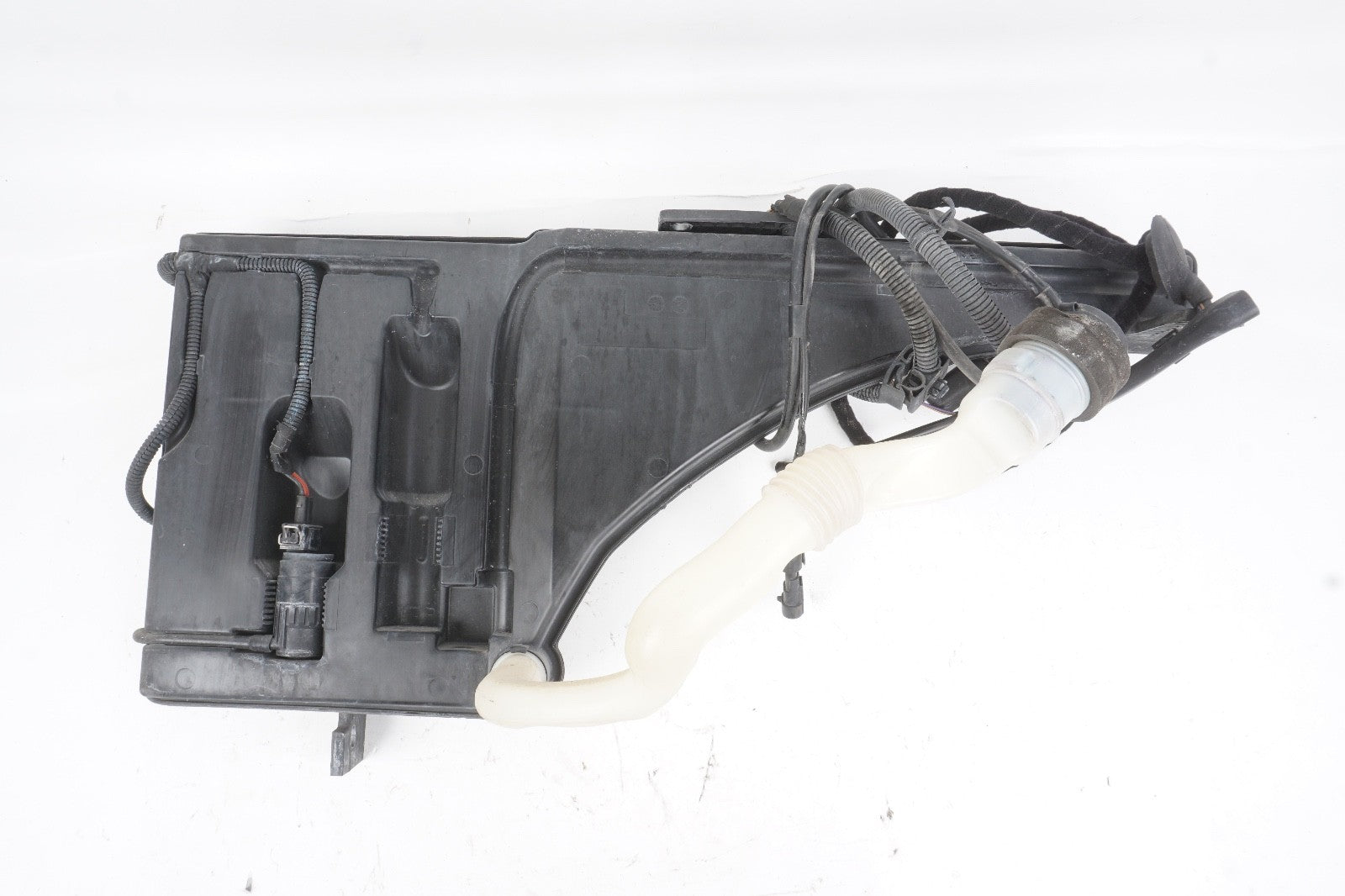 2014 - 2017 MASERATI GHIBLI WINDSHIELD WASHER FLUID RESERVOIR TANK 670006414 OEM