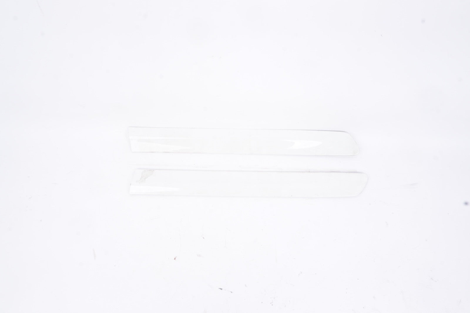 2006-2013 VOLVO C70 REAR QUARTER MOLDING TRIM LEFT & RIGHT SET OEM WHITE