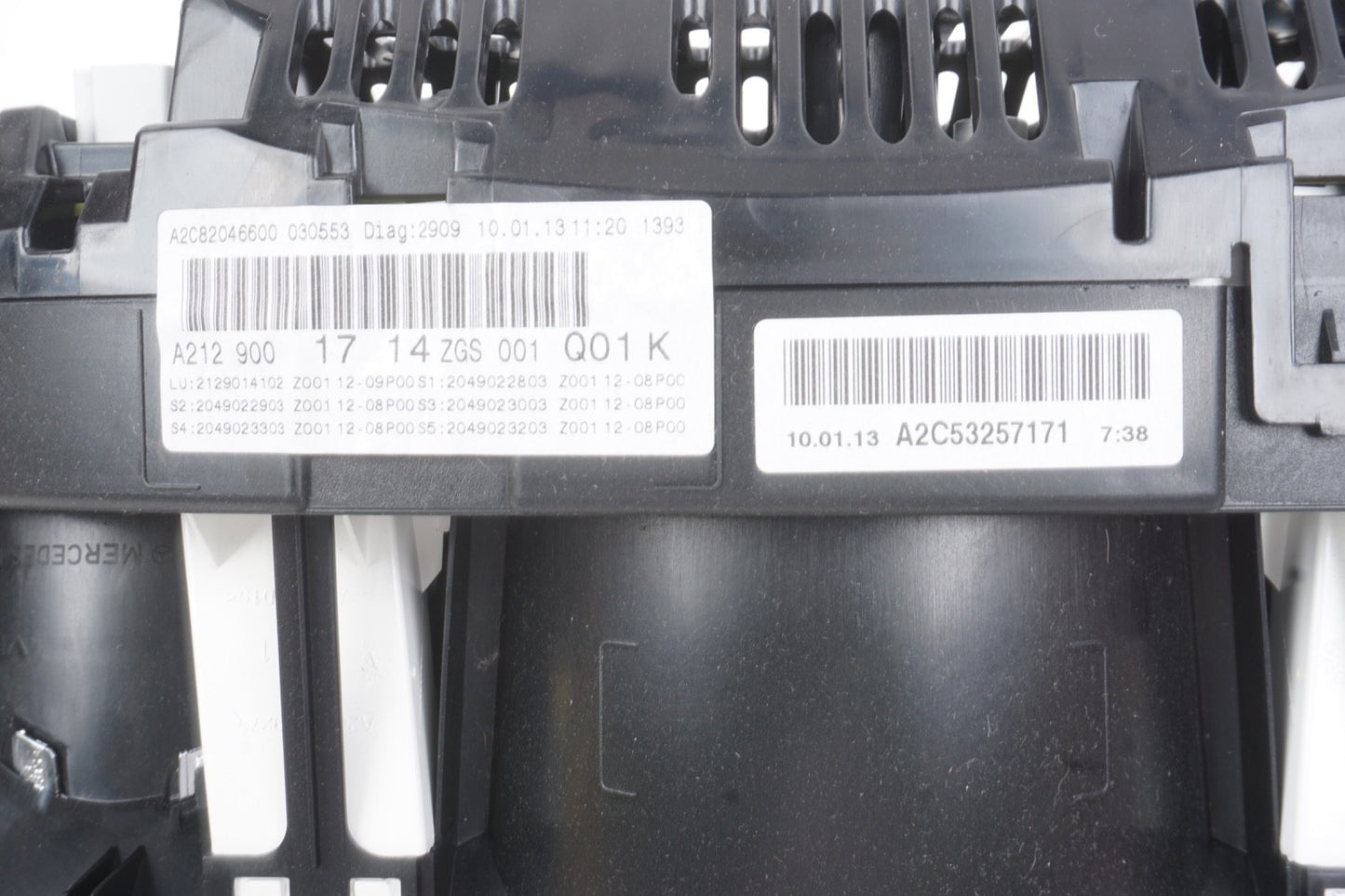2012 - 2013 Mercedes E-Class E350 W212 W207 Speedometer Instrument Cluster OEM