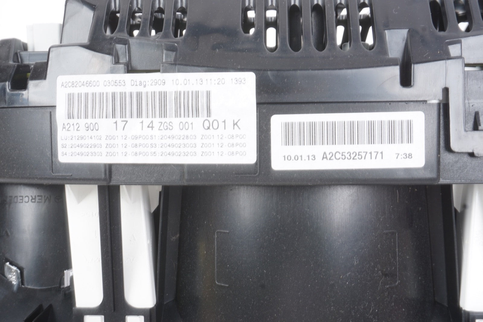 2012 - 2013 Mercedes E-Class E350 W212 W207 Speedometer Instrument Cluster OEM