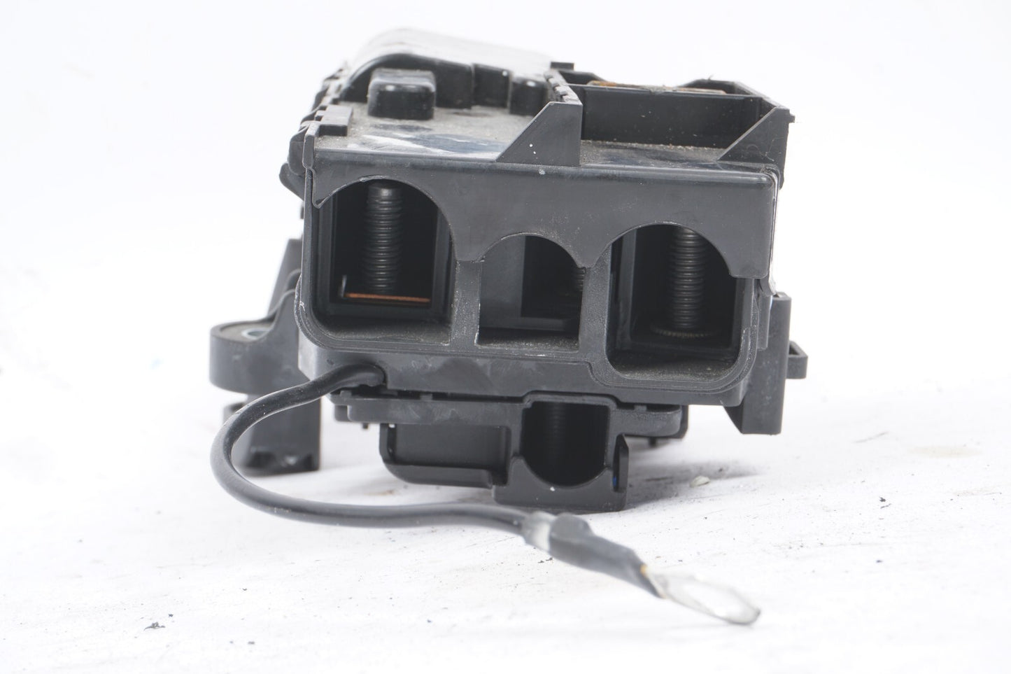 14-17 Mercedes S550 W222 Front Right Engine Fuse Box Junction 2225402350 OEM
