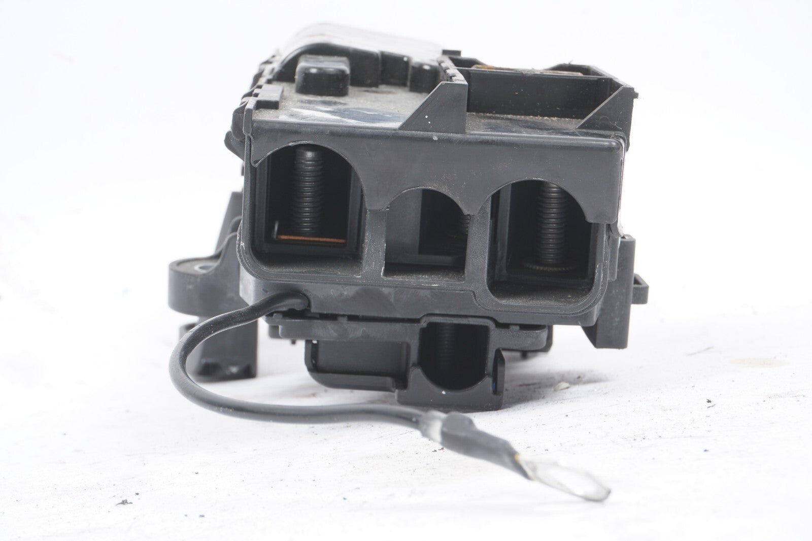 14-17 Mercedes S550 W222 Front Right Engine Fuse Box Junction 2225402350 OEM