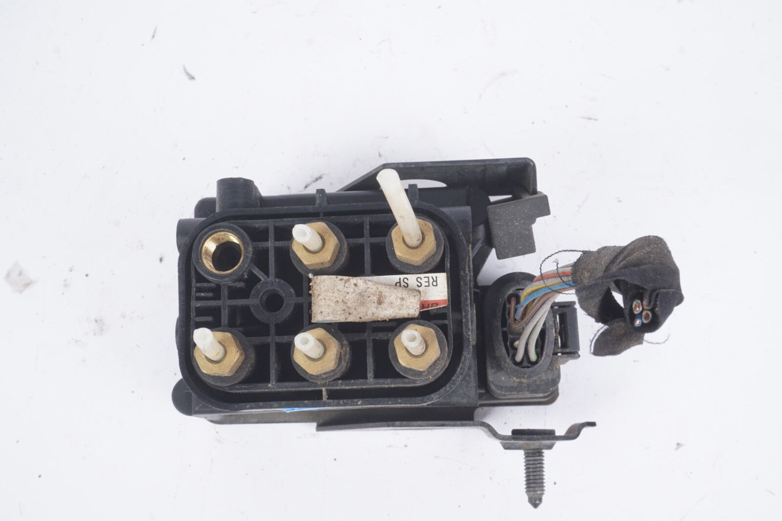 07-13 Mercedes S550 W221 RWD AIR SUSPENSION VALVE BLOCK 2513200058  OEM