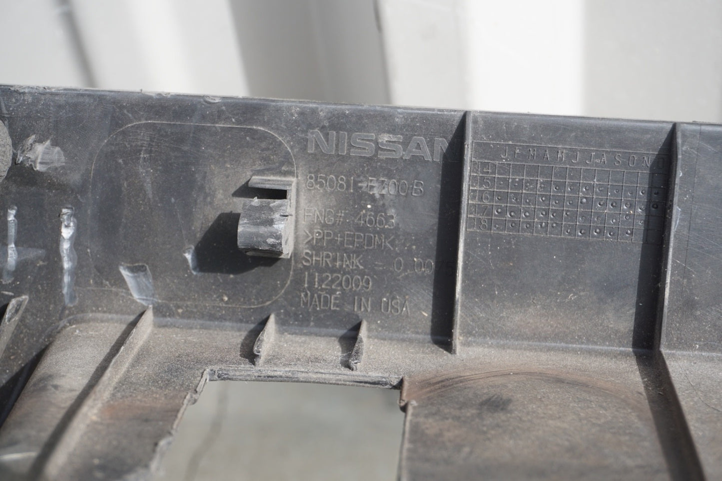 2016 - 2019 NISSAN Titan XD Rear Bumper Step Pad 85081-EZ00B OEM