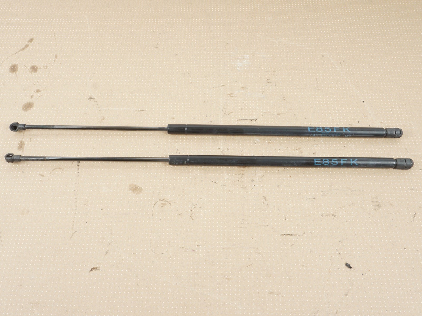 2003-2008 BMW Z4 E85 LEFT & RIGHT HOOD BONNET LID LIFT STRUT SET 7016178  OEM