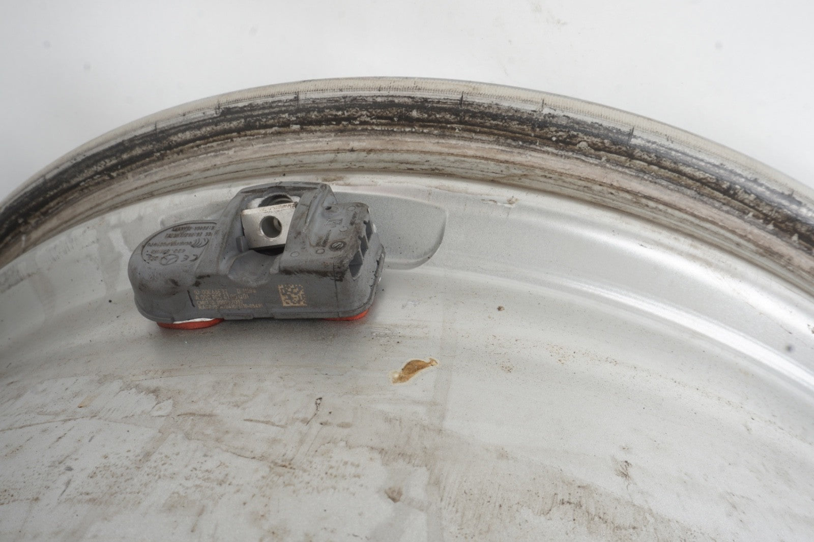 2003 - 2006 MERCEDES SL500 R230 FRONT WHEEL RIM 10-SPOKE AMG 18x8.5