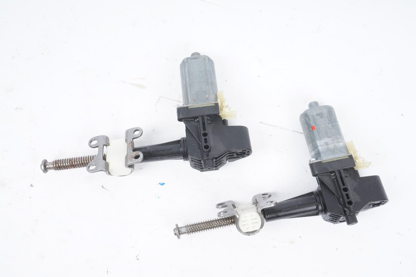03-12 Mercedes R230 SL500 SL550 Front Seat Cushion Depth Motor Left & Right OEM