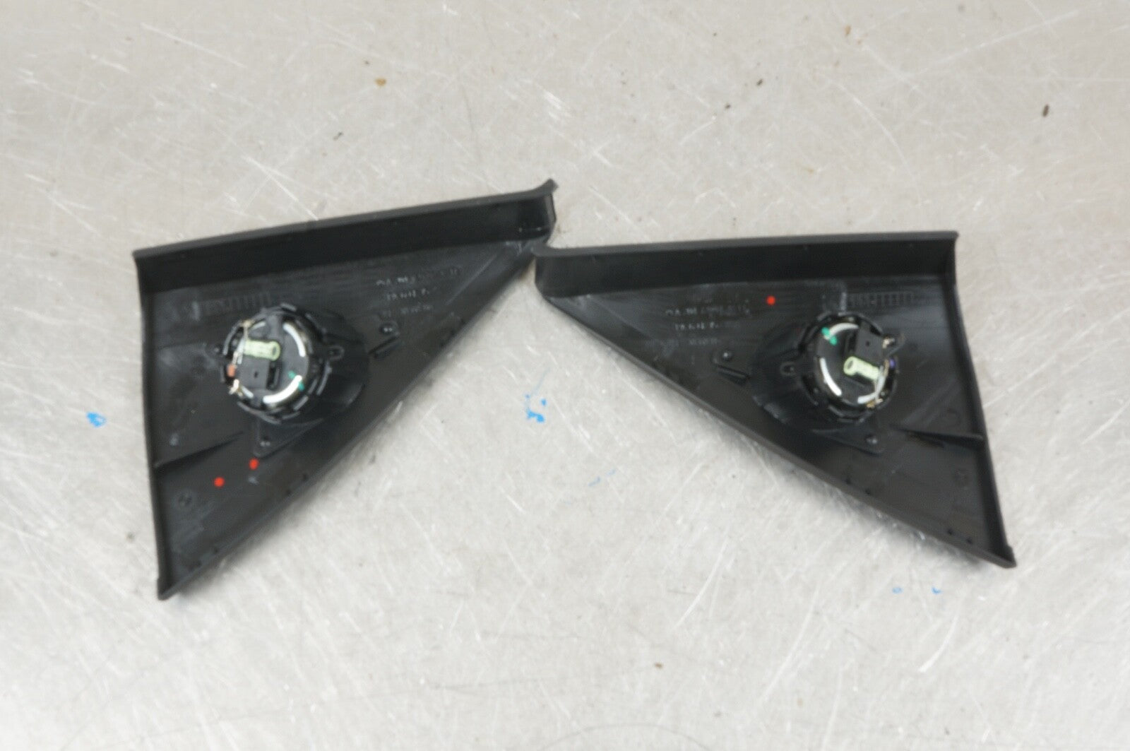 08-14 Mercedes С300 C250 Front Left & Right Door Panel Tweeter Speaker Cover Set