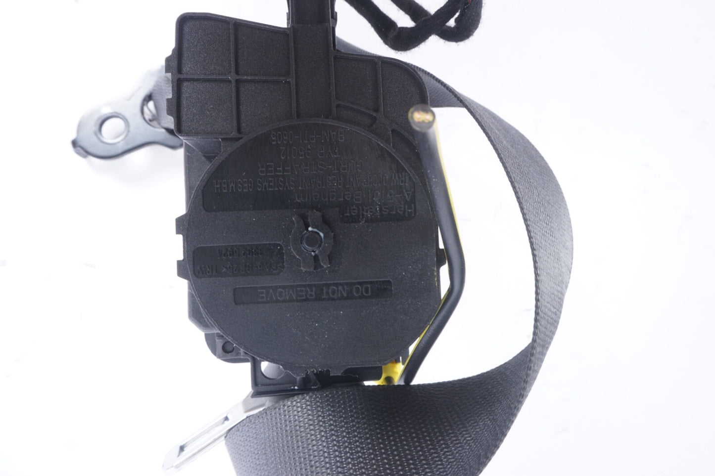 2003 - 06 MERCEDES SL500 R230 ROADSTER LEFT FRONT SEAT BELT